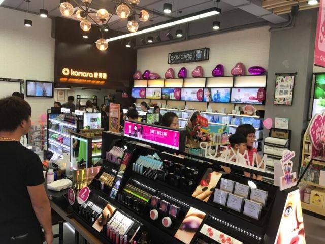 開(kāi)業(yè)不滿三月顧客盈門(mén) 解碼化妝品零售的O2O變革之道